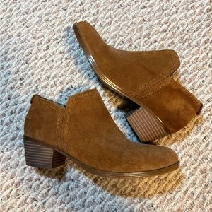 Naturalizer Zarie Tan Suede Ankle Booties